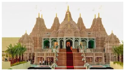 ജനസാഗരമെത്തി, അബുദാബി ഹിന്ദു ക്ഷേത്രത്തില്‍ തിരക്കേറുന്നു; ഒരു ദിവസമെത്തിയത് 65,000 പേര്‍ 