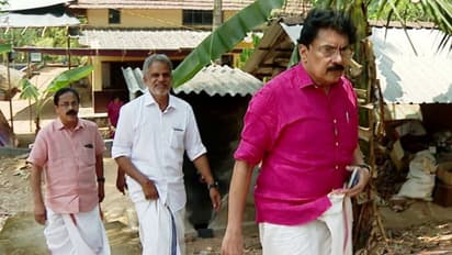 വിഭാഗീയതയെ തുടര്ന്ന് അന്ന് വിട്ടുനിന്നു, പാര്ട്ടി തോറ്റു; ഇക്കുറി പികെ ശശി സ്ഥാനാര്ത്ഥിക്കൊപ്പം സജീവം