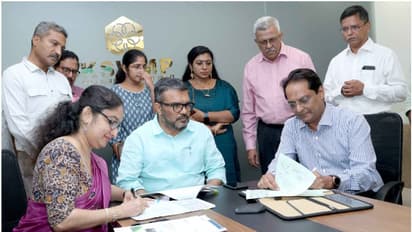 നാഗ്പുർ കമ്പനിയുമായി 95.24 കോടിയുടെ കരാറില് ഒപ്പുവച്ചു കേരളം; ലെഗസി ഡമ്പ് സൈറ്റുകളുടെ ബയോമൈനിംഗ് ലക്ഷ്യം