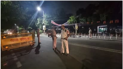 മുഖത്തും നെഞ്ചിലുമായി 15ലേറെ കുത്തുകള്; വിവാഹത്തിന് മണിക്കൂറുകള്ക്ക് മുമ്പ് അച്ഛൻ മകനെ കുത്തിക്കൊന്നു