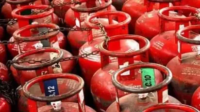 International Women's Day 2024:  PM Modi announced to reduce the price of LPG gas cylinder by Rs 100