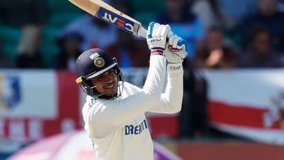 ధర్మశాలలో 10 ఫోర్లు, 5 సిక్స్లతో శుభ్మన్ గిల్ విధ్వంసం ! తనదైన స్టైల్లో సెంచరీ సెలబ్రేషన్స్