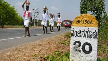 40ಕಿಮೀ ದೂರ ಕಾಲ್ನಡಿಗೆಯಲ್ಲೇ ಪವಿತ್ರ  ಕಪಿಲಾ ಜಲ ಹೊತ್ತು ತಂದು ಆಚರಿಸುತ್ತಾರೆ ಮಹಾಶಿವರಾತ್ರಿ!  