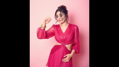 Krithi Shetty: బార్బీ డాల్‌ కూడా ఇంత అందంగా ఉండదేమో.. పింక్‌ డ్రెస్‌లో బేబమ్మ హల్ చల్‌..