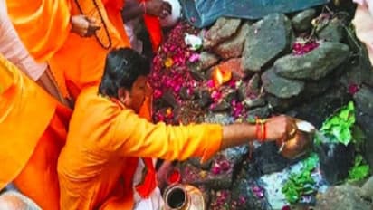 ಕಲಬುರಗಿ: ಲಾಡ್ಲೇ ಮಶಾಕ್ ದರ್ಗಾದಲ್ಲಿ ನಮಾಜ್, ಶಿವಲಿಂಗ ಪೂಜೆ..!