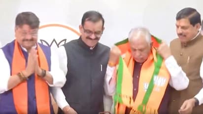 Blow to Congress as former Union minister Suresh Pachouri, ex-MP Rajukhedi join BJP