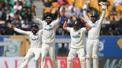 വേഗം അടിക്ക്, ഹിമാലയത്തിലെ മഞ്ഞുവീഴ്ച കാണാന് പോവേണ്ടതാ... ഷുയൈബ് ബഷീറിനോട് സര്ഫറാസ് ഖാന്