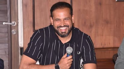 ബംഗാളില് യൂസഫ് പത്താന്റെ സിക്സറില് പതറി കോണ്ഗ്രസ് ലോക്സഭാ കക്ഷി നേതാവ് അധീര് രഞ്ജന് ചൗധരി