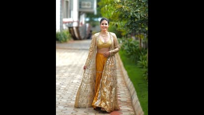 దేవలోకపు అప్సరసలా సదా హోయలు.. గోల్డ్ కలర్‌ డ్రెస్ లో `జయం` బ్యూటీ అందం ఓవర్‌లోడ్‌