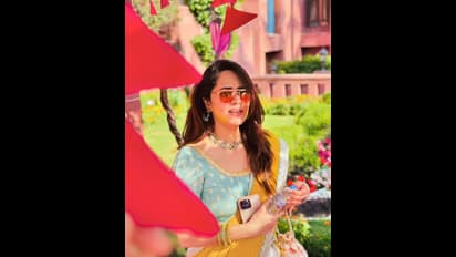 ಗಿಫ್ಟ್‌ ಬೇಕು ಎಂದು ಹಠ ಮಾಡಿದಕ್ಕೆ ರಕ್ತ ಮಾರಿದ ತಂದೆ; ಖ್ಯಾತ ನಿರೂಪಕಿ ಕಣ್ಣೀರು! 