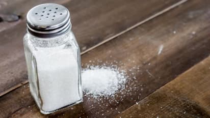 ഉപ്പ് കഴിക്കാന്‍ കൊതി തോന്നാറുണ്ടോ? പിന്നിലെ കാരണം ഇതാകാം... 