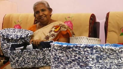 ಹಾಲಿನ ಪ್ಯಾಕೆಟ್‌ಗಳಿಂದ ಬ್ಯಾಗ್, ವಾರ್ಡ್ರೋಬ್ ತಯಾರಿಸೋ ಲೀಲಮ್ಮ; ಕಸದಿಂದ ರಸ ತೆಗೆವ ಕಲೆ