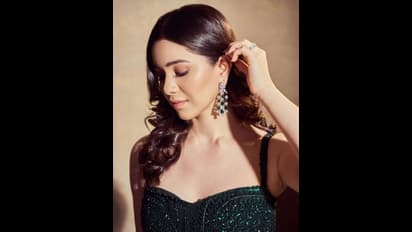 ಬಾಲಿವುಡ್‌ ನಟಿಯರಿಗಿಂತ ಬ್ಯೂಟಿಫುಲ್‌ ಮಾಸ್ಟರ್ ಬ್ಲಾಸ್ಟರ್‌ ಮಗಳು, ಸಾರಾ ತೆಂಡುಲ್ಕರ್‌ ಲುಕ್‌ಗೆ ಫ್ಯಾನ್ಸ್‌ ಕ್ಲೀನ್‌ ಬೋಲ್ಡ್‌