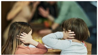 ആ പേര് എന്റെത്! മകൾക്ക് കണ്ടുവച്ച പേര് അനിയത്തി അടിച്ച് മാറ്റിയെന്ന് സഹോദരി; തര്ക്കത്തില് ഇടപെട്ട് സോഷ്യല്