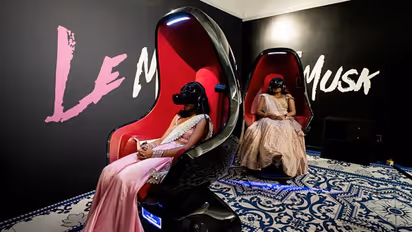 കാണാന്‍ പ്രത്യേക കസേര, മൂക്കില്‍ നിറയുന്ന ഗന്ധങ്ങള്‍; റഹ്മാന്റെ വെര്‍ച്വല്‍സിനിമ ഇതാ തിയറ്ററിലേക്ക്! 