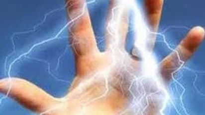 UP News: खुशियों के आंगन में हो रहे थे मंगलगीत...अचानक उठने लगी मातमी चीत्कार