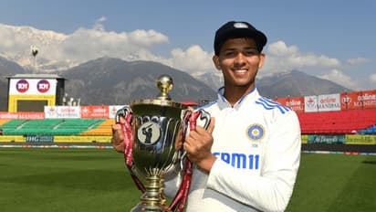 22-ാം വയസില് ഇംഗ്ലണ്ടിനെ തീര്ത്തു; യശസ്വി ജയ്സ്വാളിന് ഐസിസി പുരസ്കാരം