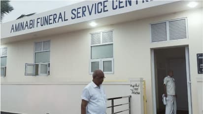 ആമിനബിയുടെ ഓര്മകളിൽ ആലിക്കോയ; ഒന്നാം ചരമവാർഷികത്തിൽ സ്മാരകമായി നിർമിച്ചത് ഫ്യൂണറൽ സർവീസ് സെന്റർ