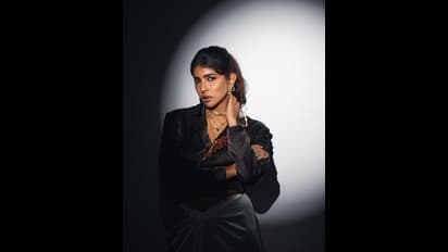 హాలీవుడ్ హీరోయిన్ల రేంజ్ లో మంచు లక్ష్మి ఫొటోషూట్లు.. అందులోనూ తగ్గని స్టార్ కిడ్!