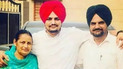 Sidhu Moosewala's father shares cryptic post to address family rumours, 'They are not to be believed..'