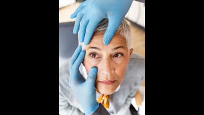 இறந்த பின்னர் எத்தனை மணி நேரம் கழித்து கண் தானம் செய்யலாம்?