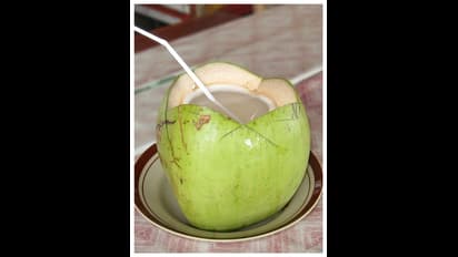 ఎక్కవ నీళ్లు ఉన్న కొబ్బరి బోండం గుర్తించేదెలా?