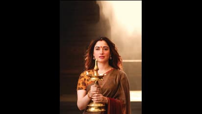 సెన్సేషన్ గా తమన్నా, రాశీ ఖన్నా లేటెస్ట్ లుక్... టాలీవుడ్ హీరోయిన్ల ట్రీట్ కు ఇంటర్నెట్ షేక్.. వైరల్ పిక్స్