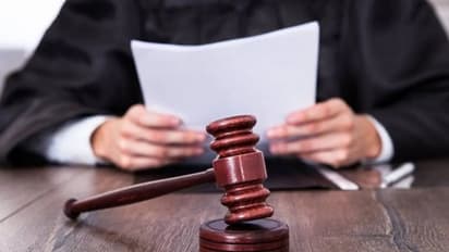 Maharashtra News: पुणे सेशन कोर्ट ने 24 साल के युवक को दी सजा-ए-मौत, मां को भी माना दोषी, जाने क्या है मामला