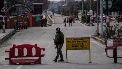 ശ്രീനഗർ വിമാനത്താവളത്തിന് അരികിൽ എട്ടു കോടിയുടെ സ്ഥലം വാങ്ങാനൊരുങ്ങി മഹാരാഷ്ട്ര; ലക്ഷ്യമിടുന്നത് സഞ്ചാരികളെ