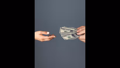 ಸಾಲ ಇಸ್ಕೋಂಡೋರು ವಾಪಾಸ್ ಕೊಡ್ತಾ ಇಲ್ವಾ? ಹಾಗಿದ್ರೆ ರಾತ್ರಿ ಈ ಕೆಲ್ಸ ಸದ್ದಿಲ್ಲದೆ ಮಾಡಿ