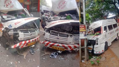 കോഴിക്കോട് ആംബുലന്സും ട്രാവലറും കൂട്ടിയിടിച്ച് വൻ അപകടം, 8 പേര്ക്ക് പരിക്ക്