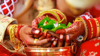 Amazing story of strange love: भारत-ईरान के राष्ट्रीय ध्वज तले एक हुए दिवाकर-फाइजा, इंटरेस्टिंग है love Story