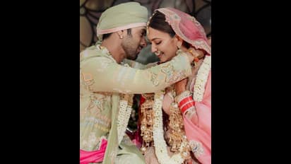 'ಗೂಗ್ಲಿ' ನಟಿ ಕೃತಿ ಕರಬಂಧ ಮದುವೆಯಲ್ಲಿ 'ಗಾಯತ್ರಿ ಮಂತ್ರದ ಶೇರ್ವಾನಿ' ಧರಿಸಿದ ಪತಿ ಪುಲ್ಕಿತ್ ಸಾಮ್ರಾಟ್