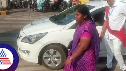 ನೀತಿ ಸಂಹಿತೆ ಜಾರಿ ಬೆನ್ನಲ್ಲೇ ನಡುರಸ್ತೆಯಲ್ಲಿ ಸರ್ಕಾರಿ ವಾಹನ ಬಿಟ್ಟು ಆಟೋದಲ್ಲಿ ಮನೆಗೆ ಹೊರಟ ಬೆಳಗಾವಿ ಮೇಯರ್!