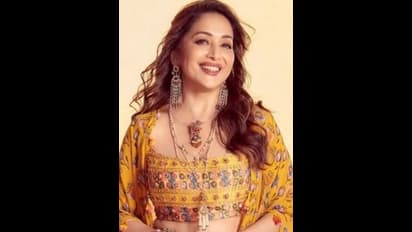 ನೋಡ್ರಪ್ಪ!! ನಟಿ ಮಾಧುರಿ ದೀಕ್ಷಿತ್‌ ಕೂದಲು ಫಳ ಫಳ ಹೊಳೆಯಲು ಇದೇ ಎಣ್ಣೆ ಹಾಕೋದಂತೆ! 