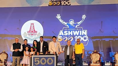 ஸ்பின்கிரிடிபிள் அஸ்வினுக்குப் பாராட்டு! ஒரு கோடி ரூபாய் செக்... 500 தங்கக்காசு... 100 வெள்ளிக்காசு!