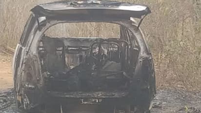 ಶಿವಮೊಗ್ಗ: ಇನ್ನೋವಾ ಕಾರಿಗೆ ಬೆಂಕಿಯಿಟ್ಟು ಯುವಕನ ಭೀಕರ ಕೊಲೆ