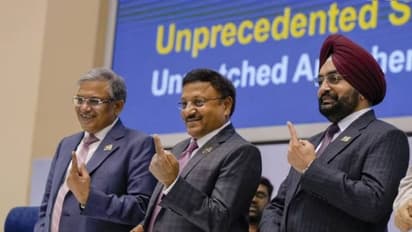 Lok Sabha Elections 2024: इन 11 कार्यों पर Code of Conduct के बाद भी ब्रेक नहीं, इनके लिए आवेदन बंद