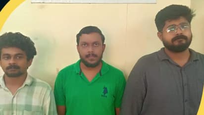 'കാറുമായി വേഗത്തിൽ പോകാൻ ശ്രമിച്ചെങ്കിലും നടന്നില്ല, അധ്യാപകർ പിടിയിൽ'; കണ്ടെത്തിയത് എംഡിഎംഎയും കഞ്ചാവും