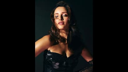 యానిమల్ బ్యూటీ తృప్తి డిమ్రి నయా లుక్ వైరల్.. బ్లాక్ లెదర్ డ్రెస్ లో సూపర్ వుమెన్ లాగా ఫోజులు 