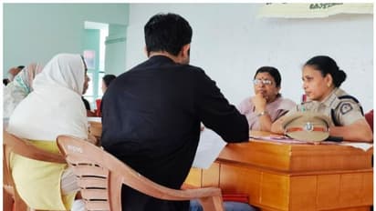 25ഉം 30ഉം വർഷമായി ജോലി ചെയ്യുന്നവരെ വെറുതെ മെമ്മോ നൽകി പിരിച്ചുവിടുന്നു; വിഷയം ഗൗരവതരമെന്ന് വനിതാ കമ്മിഷന്