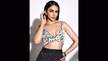  రకుల్ ప్రీత్ అస్సలు ఊహించి ఉండదుగా...  పరువు పోయినంత పనైంది!