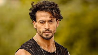 രണ്ട് പടം ബോക്സോഫീസില് ബോംബ് പോലെ പൊട്ടി; പക്ഷെ ടൈഗര് വാങ്ങിയത് 165 കോടി?; വെളിപ്പെടുത്തി നിര്മ്മാതാവ്