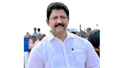 వల్లభనేని వంశీ : బాల్యం, విద్యాభ్యాసం, వ్యక్తిగత జీవితం, రాజకీయ ప్రస్థానం..