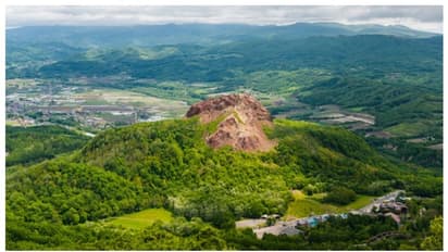 ദുശ്ശകുനം; അഗ്നിപര്‍വ്വതത്തെ ആറ് വര്‍ഷം മറച്ച് വച്ച് ജപ്പാനീസ് സര്‍ക്കാര്‍, അതും രണ്ടാം ലോകമഹായുദ്ധ കാലത്ത് 