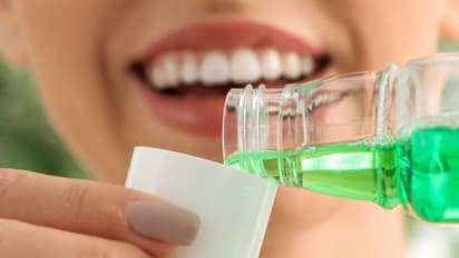 மவுத்வாஷ் யூஸ் பண்றீங்ளா? இந்த விஷயம் தெரிஞ்சா இனி பயன்படுத்த மாட்டீங்க!!