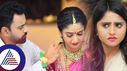 ಪಕ್ಕದಲ್ಲಿ ಪತ್ನಿ, ಎದುರಿಗೆ ಪ್ರೇಯಸಿ... ಇಂಥ ಲವ್ ಸಹವಾಸ ಯಾವ ಶತ್ರುಗೂ ಬೇಡಪ್ಪೋ ಅಂತಿದ್ದಾರೆ ನೆಟ್ಟಿಗರು!