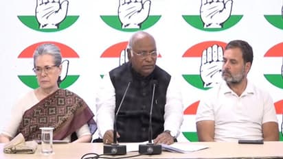 காங்கிரஸை நிதி ரீதியாக முடக்கும் பிரதமர் மோடி: சோனியா காந்தி குற்றச்சாட்டு!