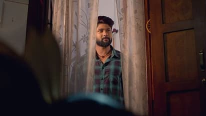 சூப்பர் ஹிட் சீரியலில் இருந்து திடீர் என விலகும் கதாநாயகன்! யாரும் எதிர்பாராத காரணம்?