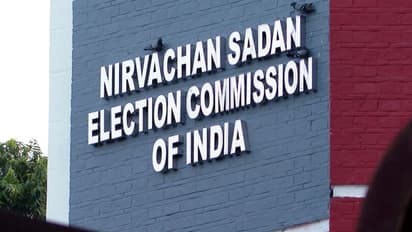 'രാജഭക്തിയുടെ മികച്ച ഉദാഹരണം': പ്രധാനമന്ത്രിക്കെതിരെ നടപടിയില്ല, തെരഞ്ഞെടുപ്പ് കമ്മീഷനെതിരെ കോണ്ഗ്രസ്